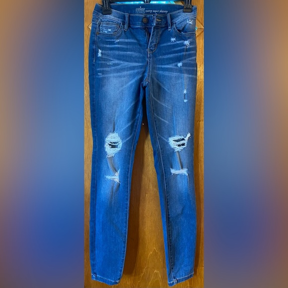 SIZE 4 SOHO JEANS NEW YORK & COMPANY. Blue Curvy Super Skinny. - Picture 3 of 8